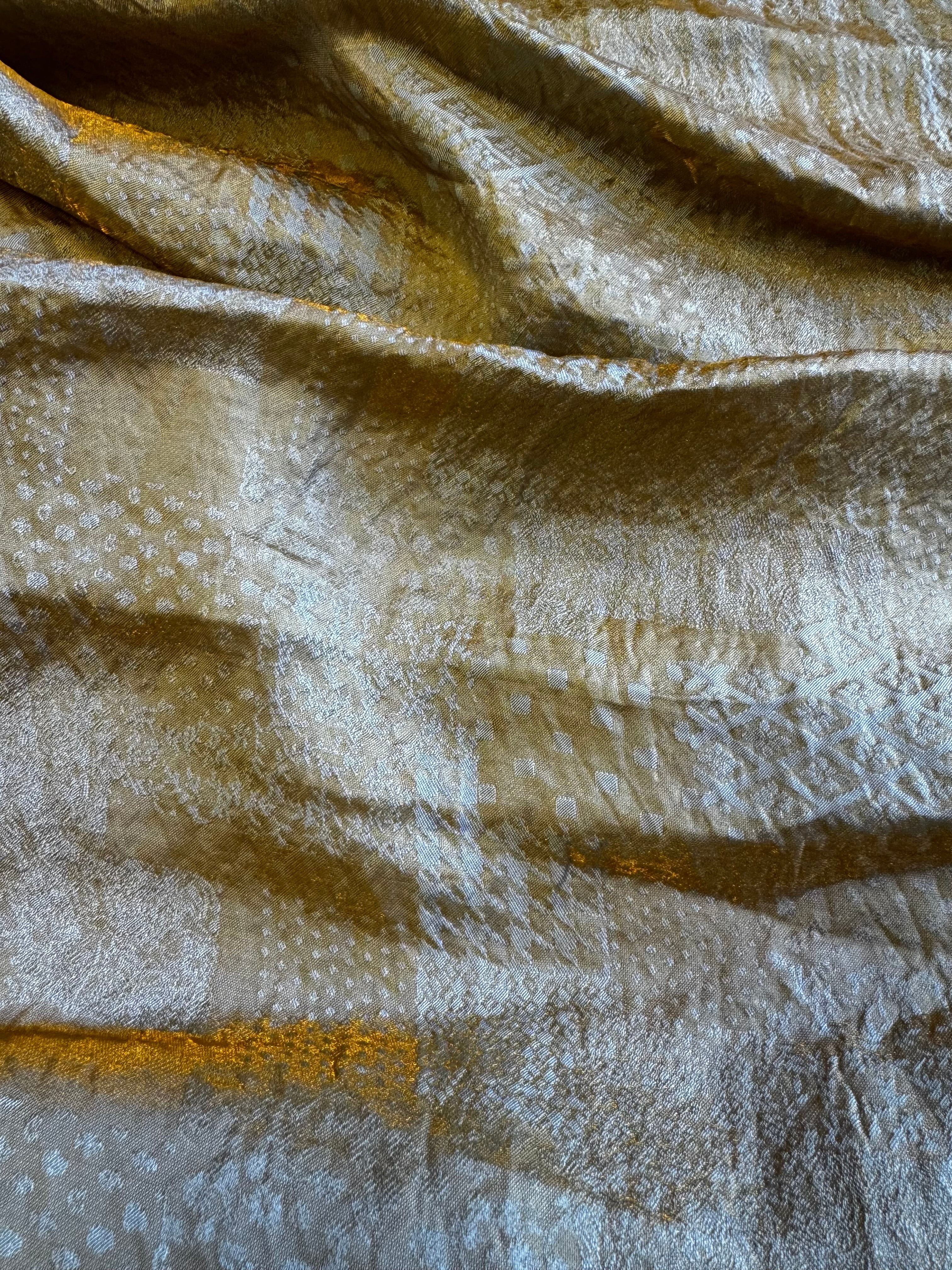 Sinue Silk Set in Golden Sunet Brocade Silk